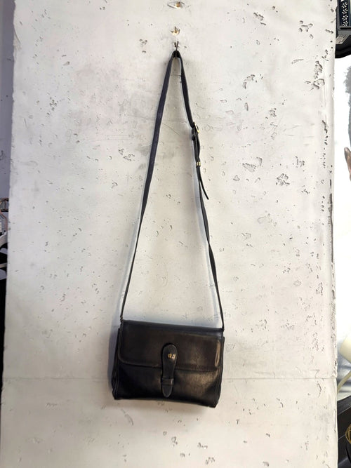 Aigner Black Leather Crossbody Bag with Strap Closure