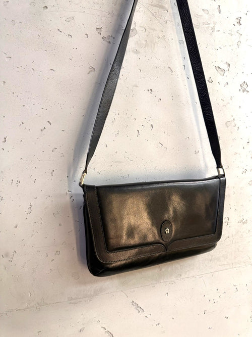 Aigner Black Leather Shoulder Bag with Logo Clasp