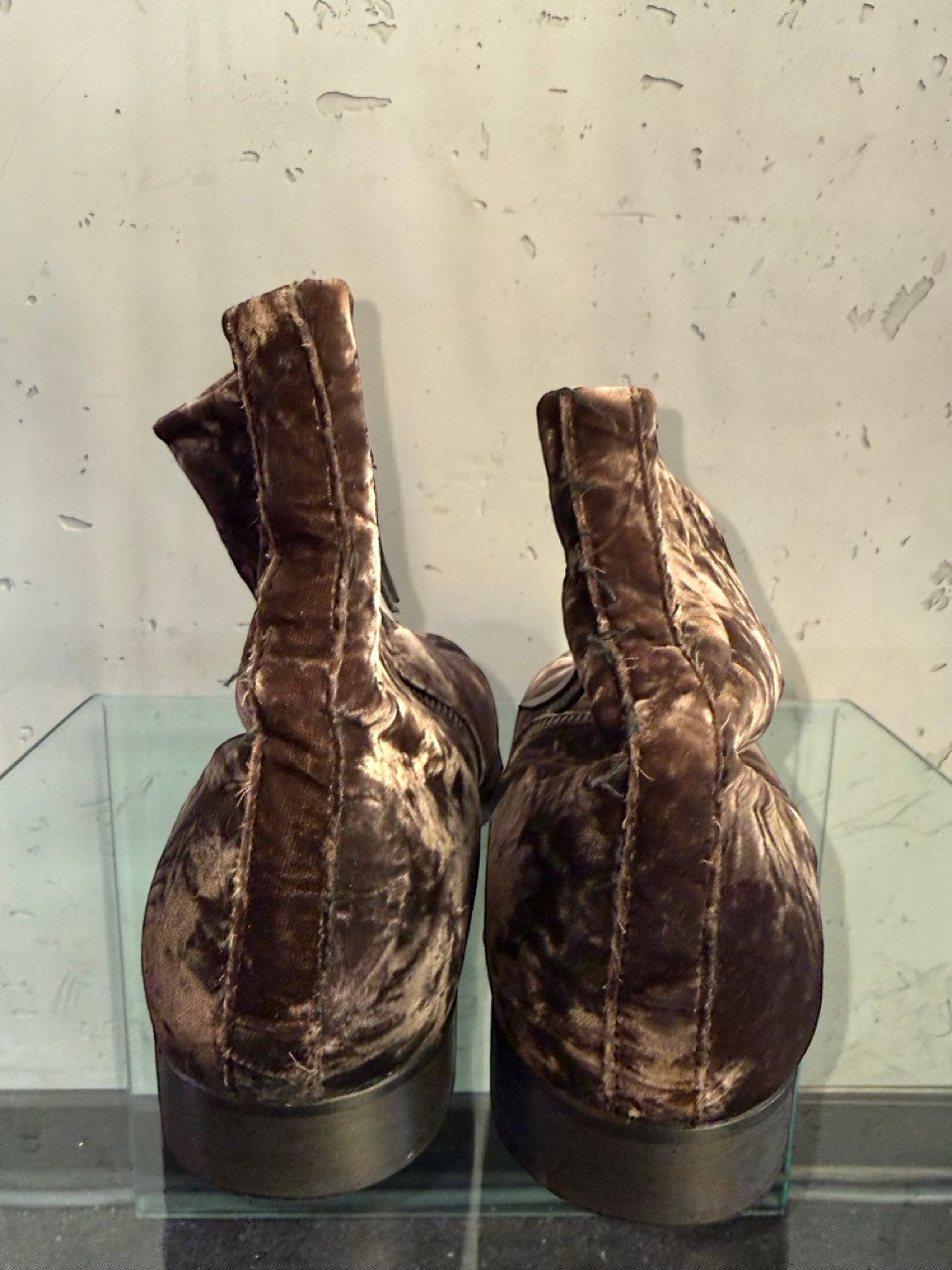 Alexander Hotto velvet boots, back view