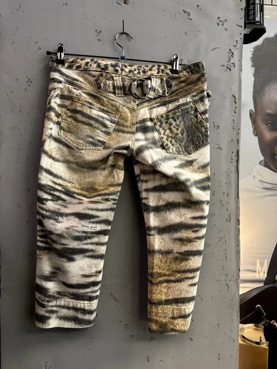 BERLIN VINTAGE CORNER animal print capri pants with belt, tiger and leopard spots, cotton blend, zip fly, flap pockets.