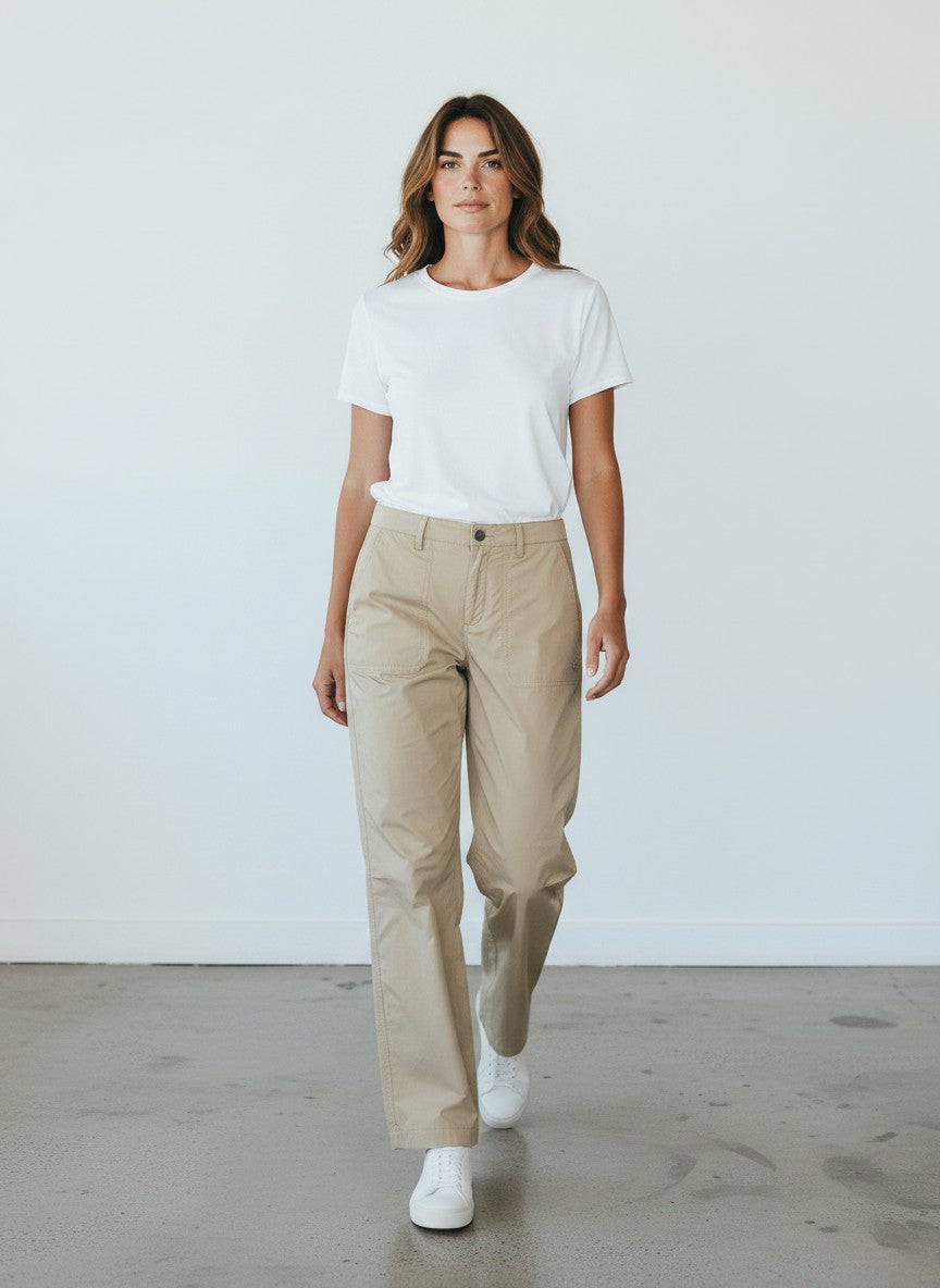 BERLIN VINTAGE CORNER beige lightweight casual trousers with zip ankle closures and classic pockets.