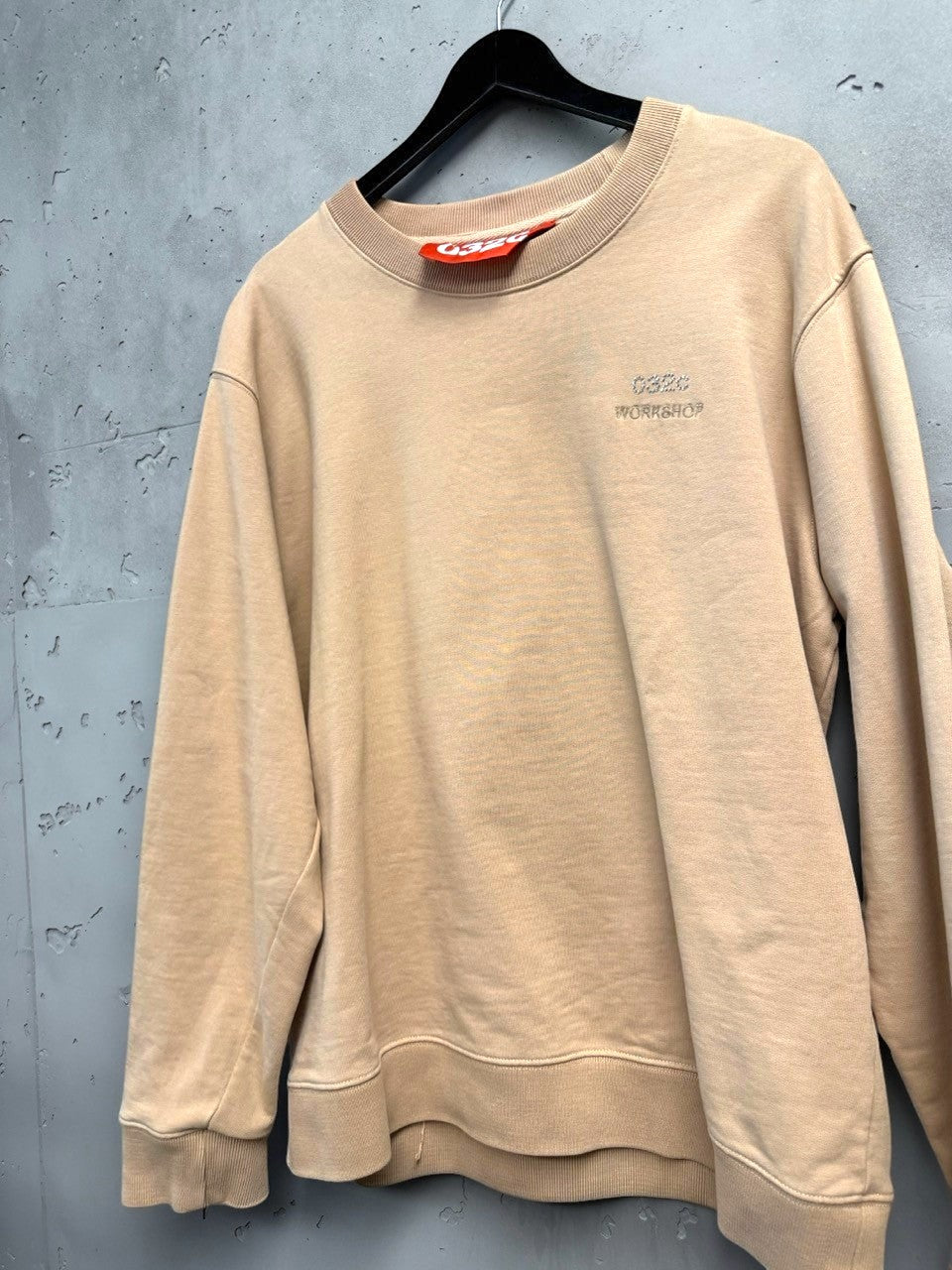 BERLIN VINTAGE CORNER beige cotton crewneck sweatshirt with embroidered logo on chest, ribbed cuffs and hem.