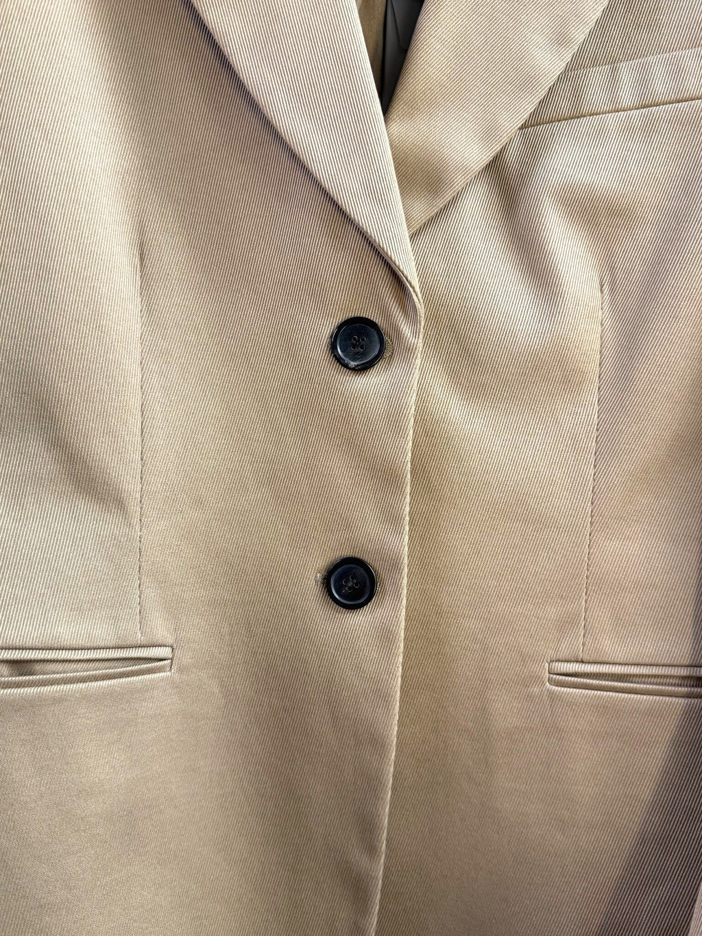 BERLIN VINTAGE CORNER beige Christian Dior tailored blazer with notched lapels and two-button front closure