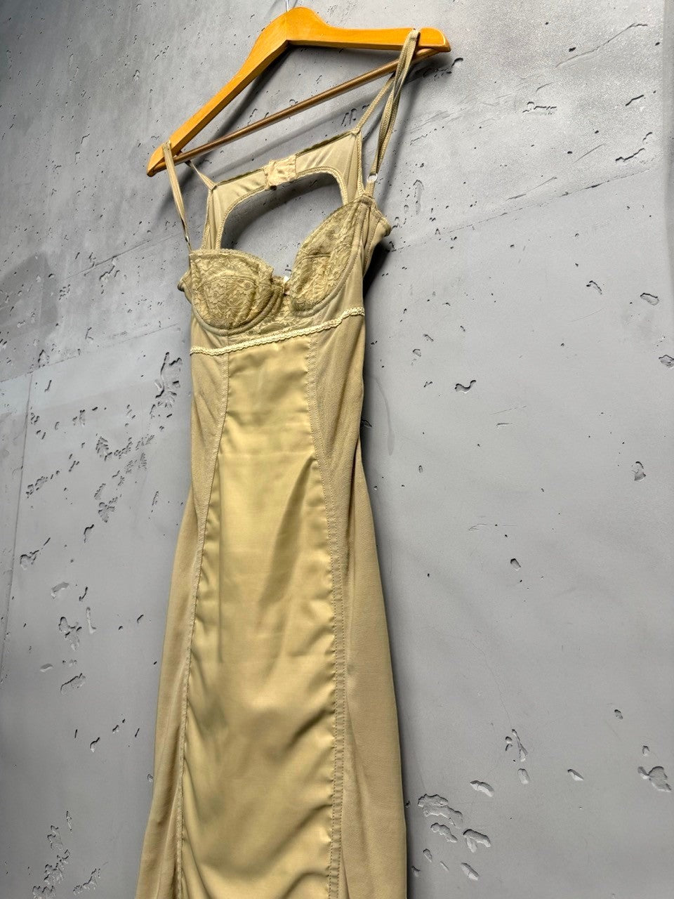 BERLIN VINTAGE CORNER beige satin-like slip dress with lace bodice and cut-out detail.