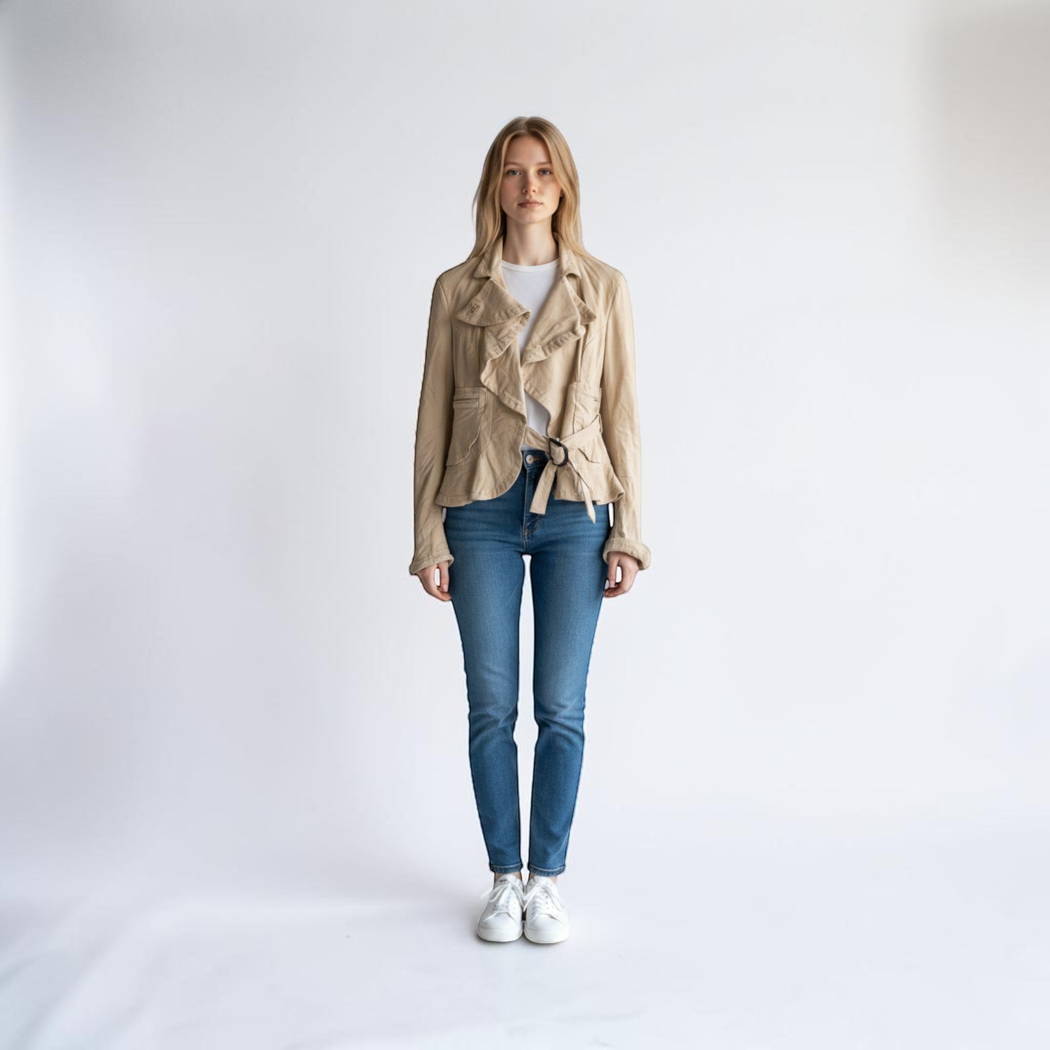 BERLIN VINTAGE CORNER beige leather jacket with unique stitching and snake print lining, adjustable belt, worn by a model with blue jeans.