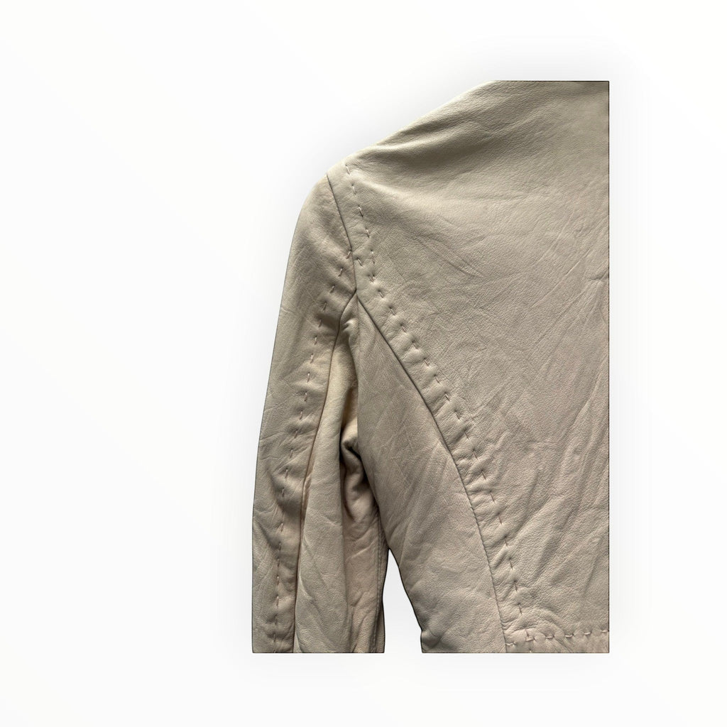 BERLIN VINTAGE CORNER beige leather jacket with unique contrast stitching and textured snake print lining.