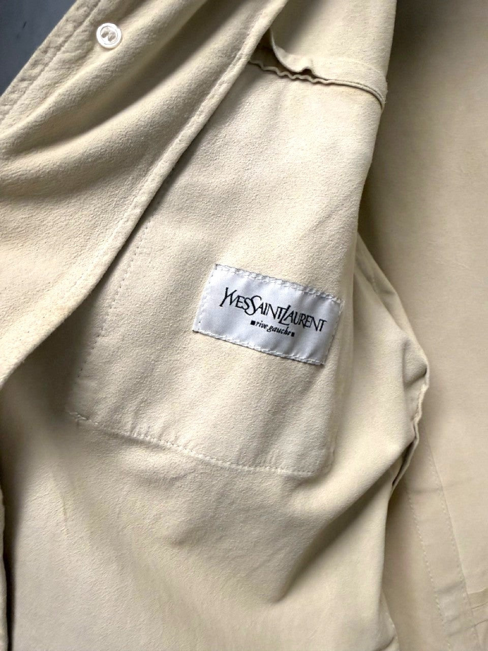 BERLIN VINTAGE CORNER beige suede safari jacket with band collar and chest pocket detail.