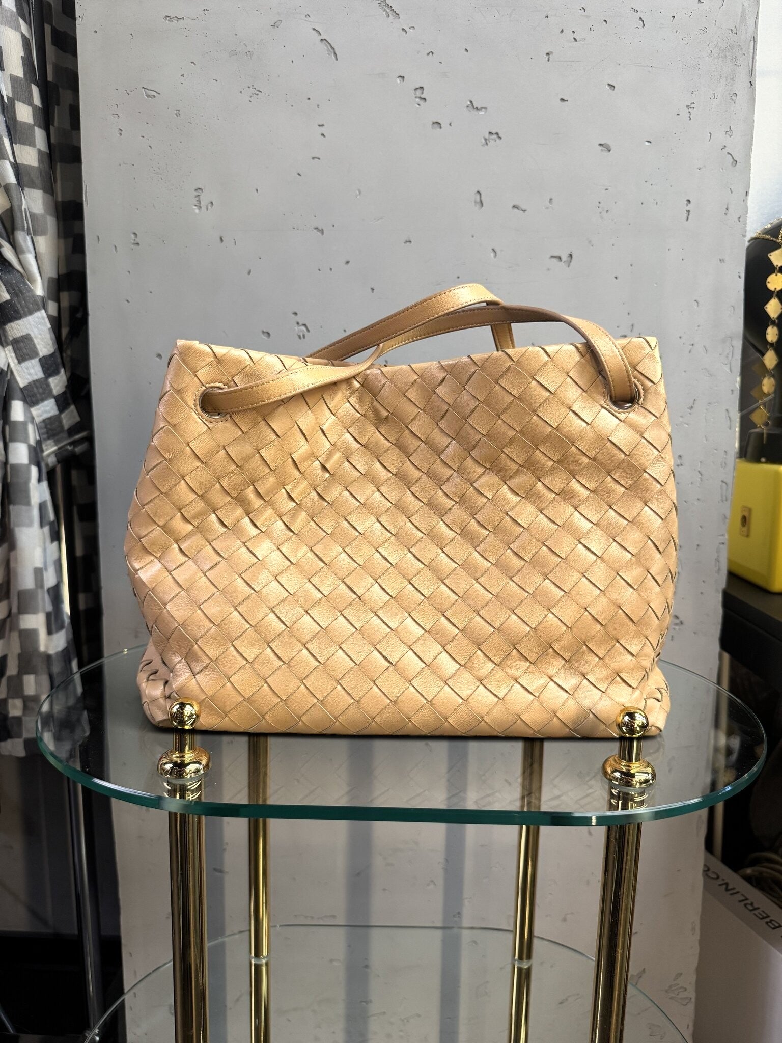 BERLIN VINTAGE CORNER beige Bottega Veneta woven leather shoulder handbag with iconic intrecciato design