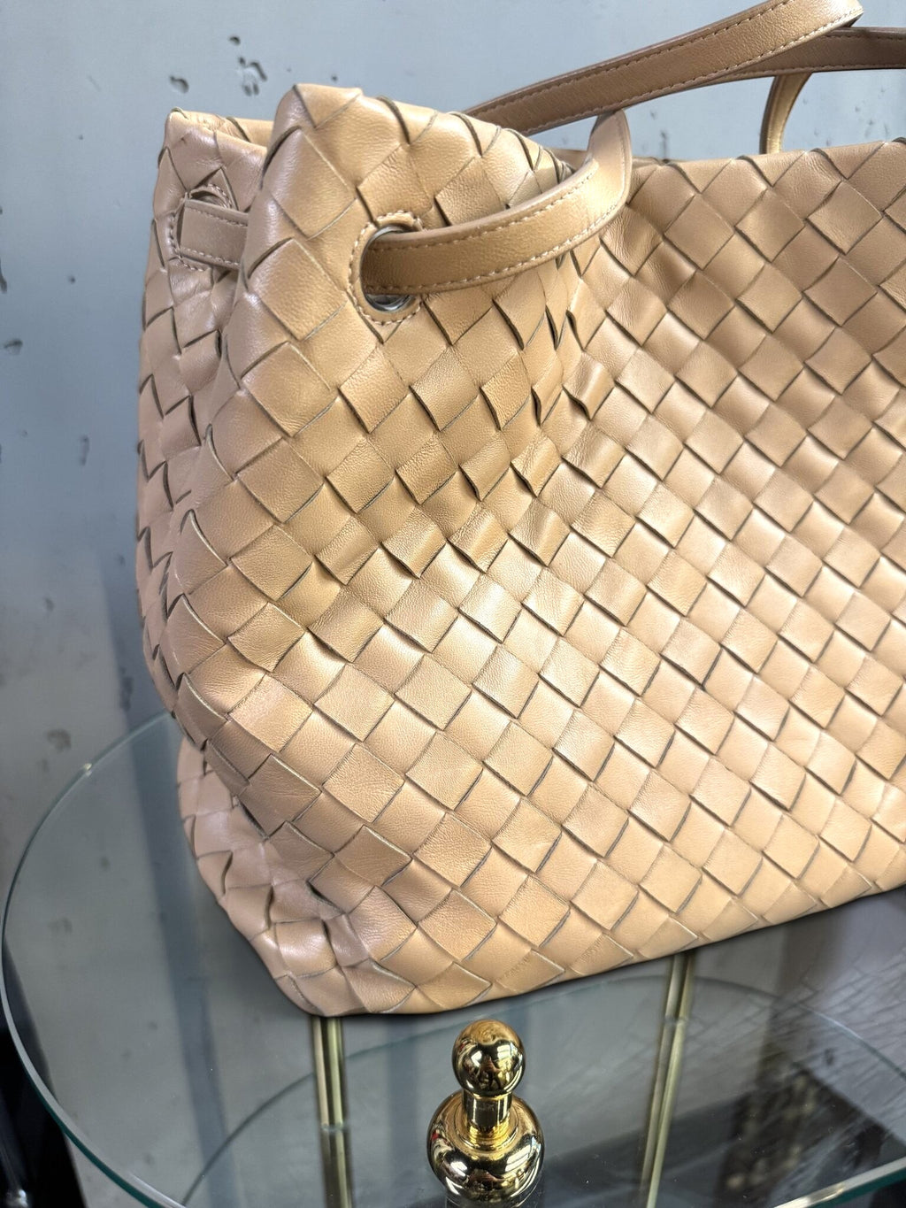 BERLIN VINTAGE CORNER beige Bottega Veneta woven leather tote bag featuring the iconic intrecciato weave design