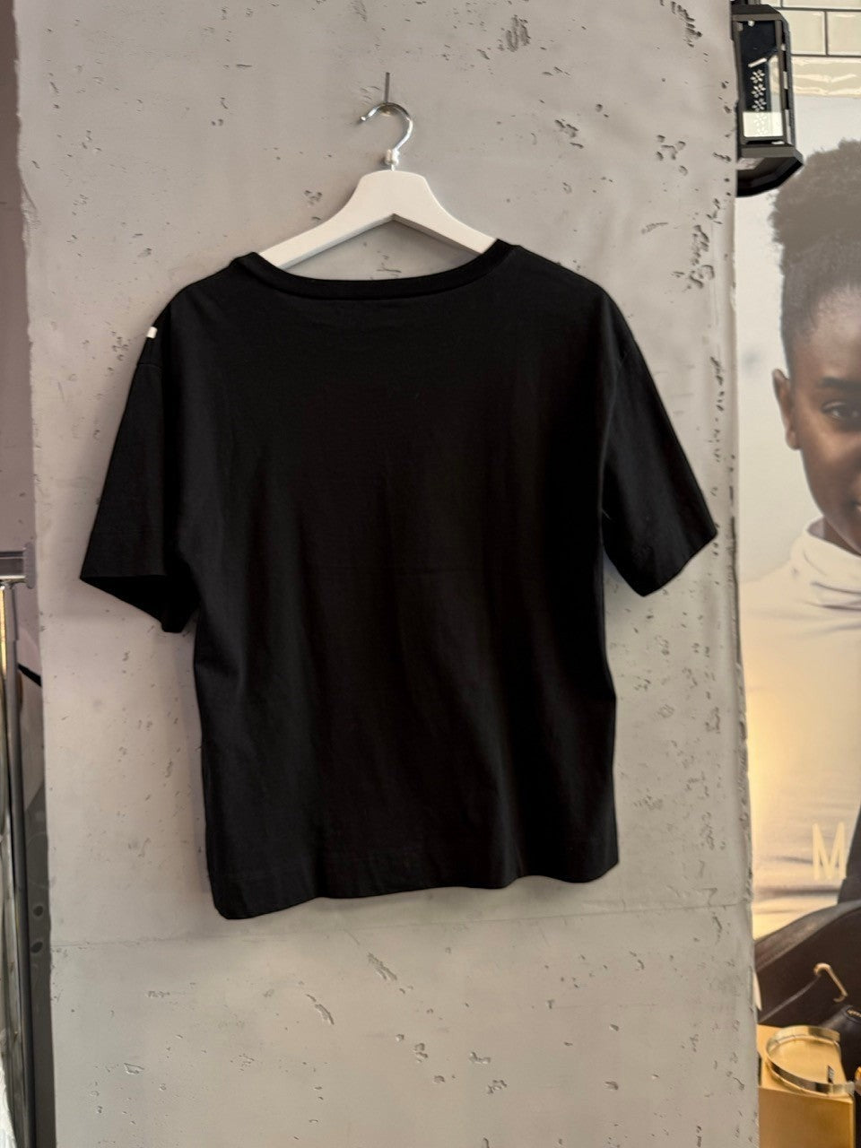 BERLIN VINTAGE CORNER black cotton t-shirt with graphic print, crew neck, and short sleeves.
