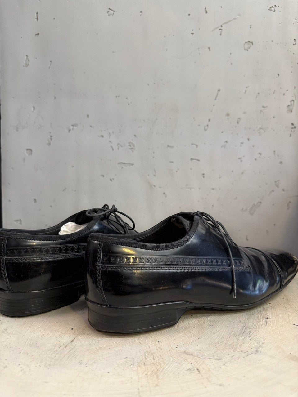 BERLIN VINTAGE CORNER black polished leather dress shoes with lace-up closure and stitched detailing.