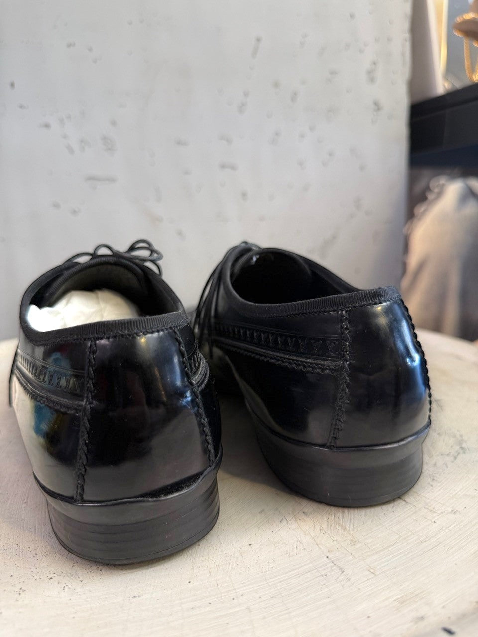 BERLIN VINTAGE CORNER black polished leather lace-up dress shoes with stitched accents and durable sole.