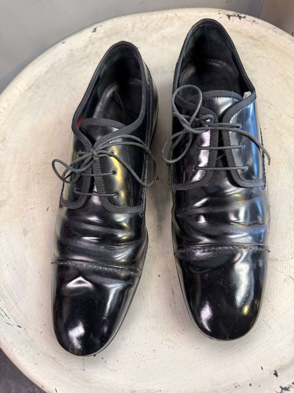 BERLIN VINTAGE CORNER black polished leather lace-up dress shoes with stitched cap toe detail.