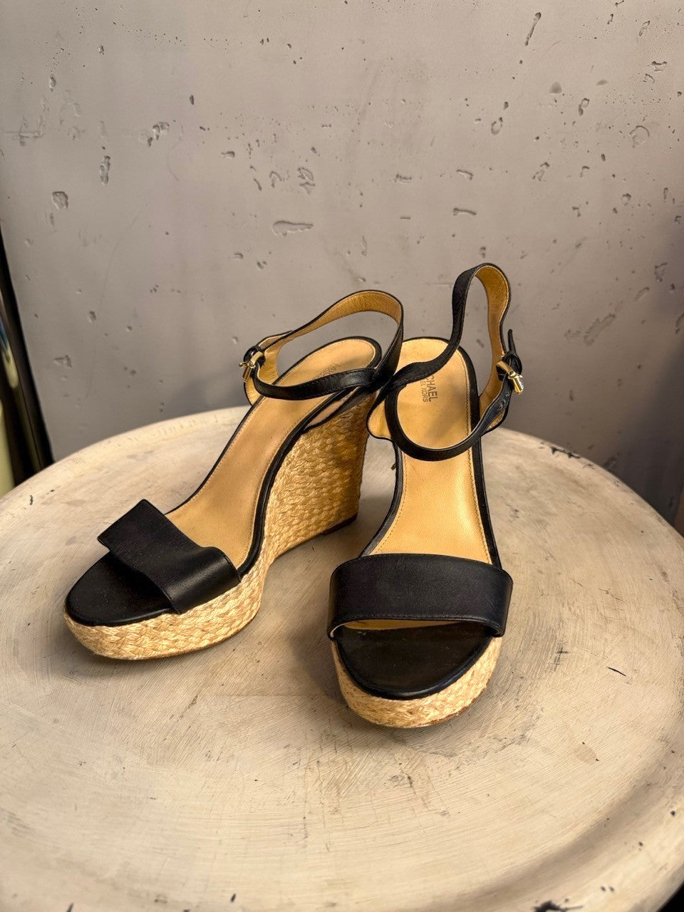 BERLIN VINTAGE CORNER black leather espadrille wedge sandals with ankle strap and jute platform.
