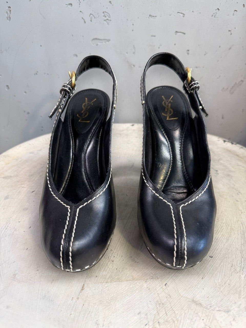 BERLIN VINTAGE CORNER black leather slingback heels with contrast stitching and wooden block heel.
