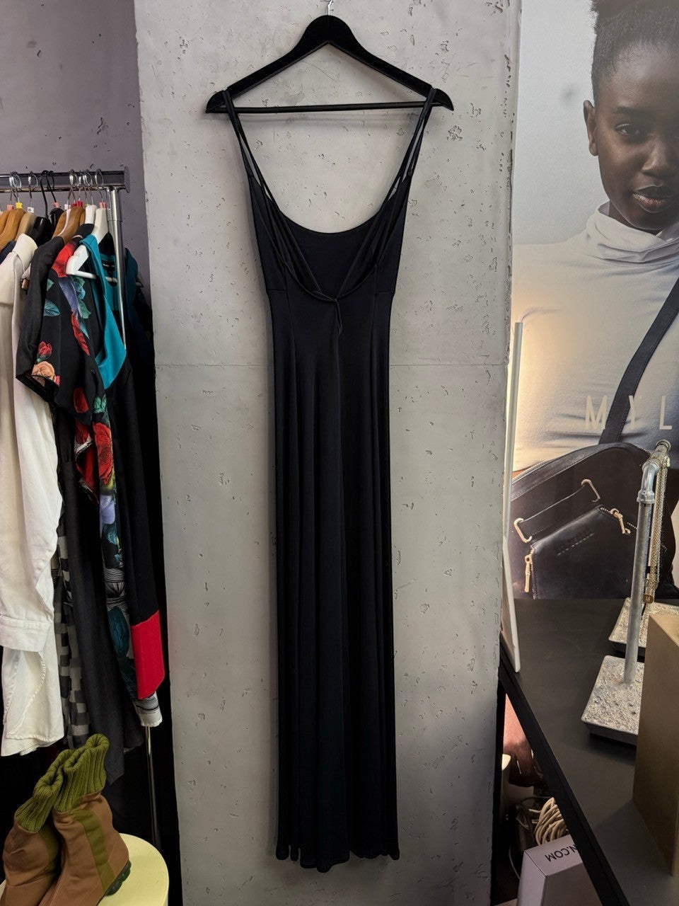 BERLIN VINTAGE CORNER Ritmo di PERLA black sleeveless maxi dress with spaghetti straps in a fluid viscose blend