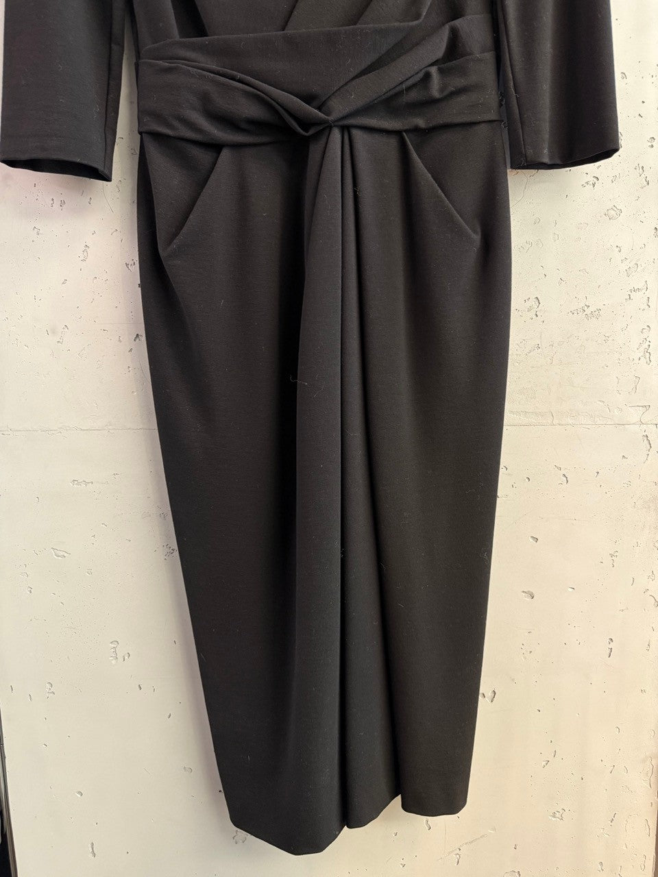 BERLIN VINTAGE CORNER black midi dress with V-neck, ruching, self-tie waist, and 3/4 sleeves.