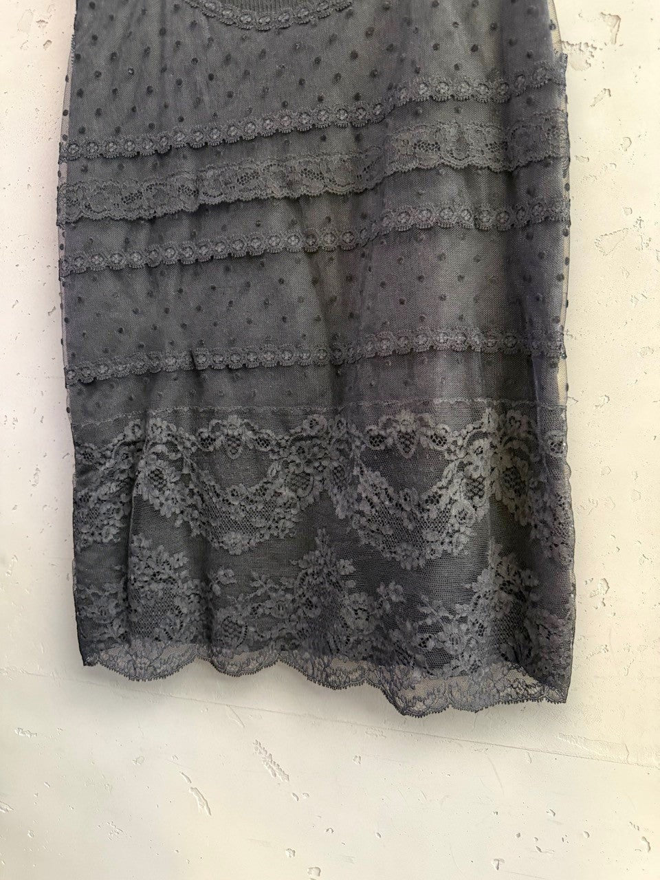 BERLIN VINTAGE CORNER black ribbed tank top with sheer polka dot overlay and lace trim