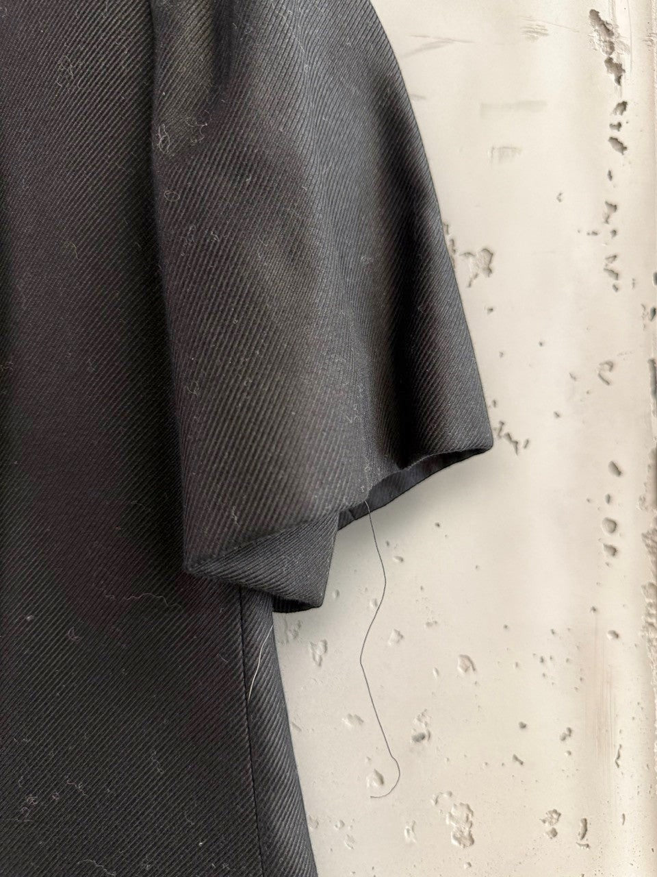 BERLIN VINTAGE CORNER black short sleeve cotton blend blazer with lapel and single button closure.