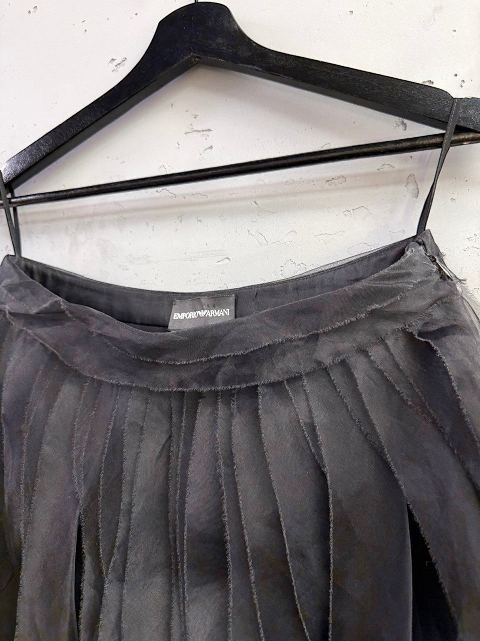 BERLIN VINTAGE CORNER black tulle layered skirt with ruching and pleating detail.