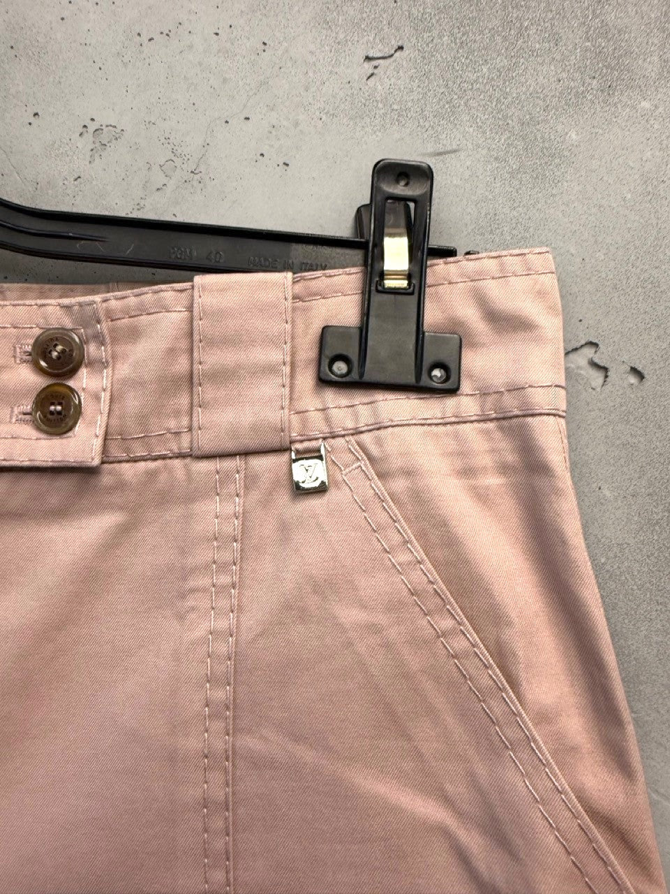 BERLIN VINTAGE CORNER blush pink cotton blend cropped trousers with straight leg and subtle seam detailing.