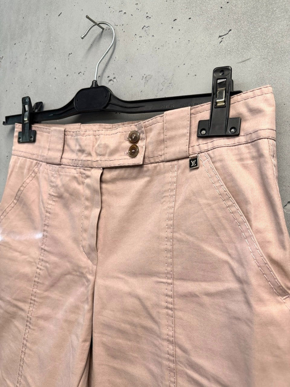 BERLIN VINTAGE CORNER blush pink cotton blend cropped trousers with straight leg and seam detailing.