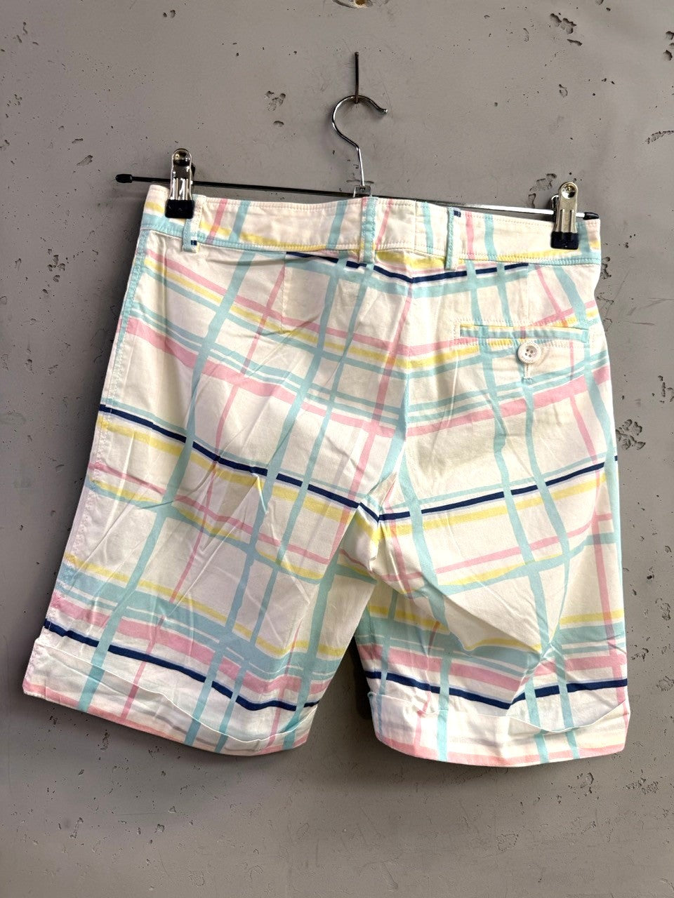BERLIN VINTAGE CORNER Bogner cotton shorts featuring a pastel plaid pattern in pink, yellow, blue, and navy stripes.