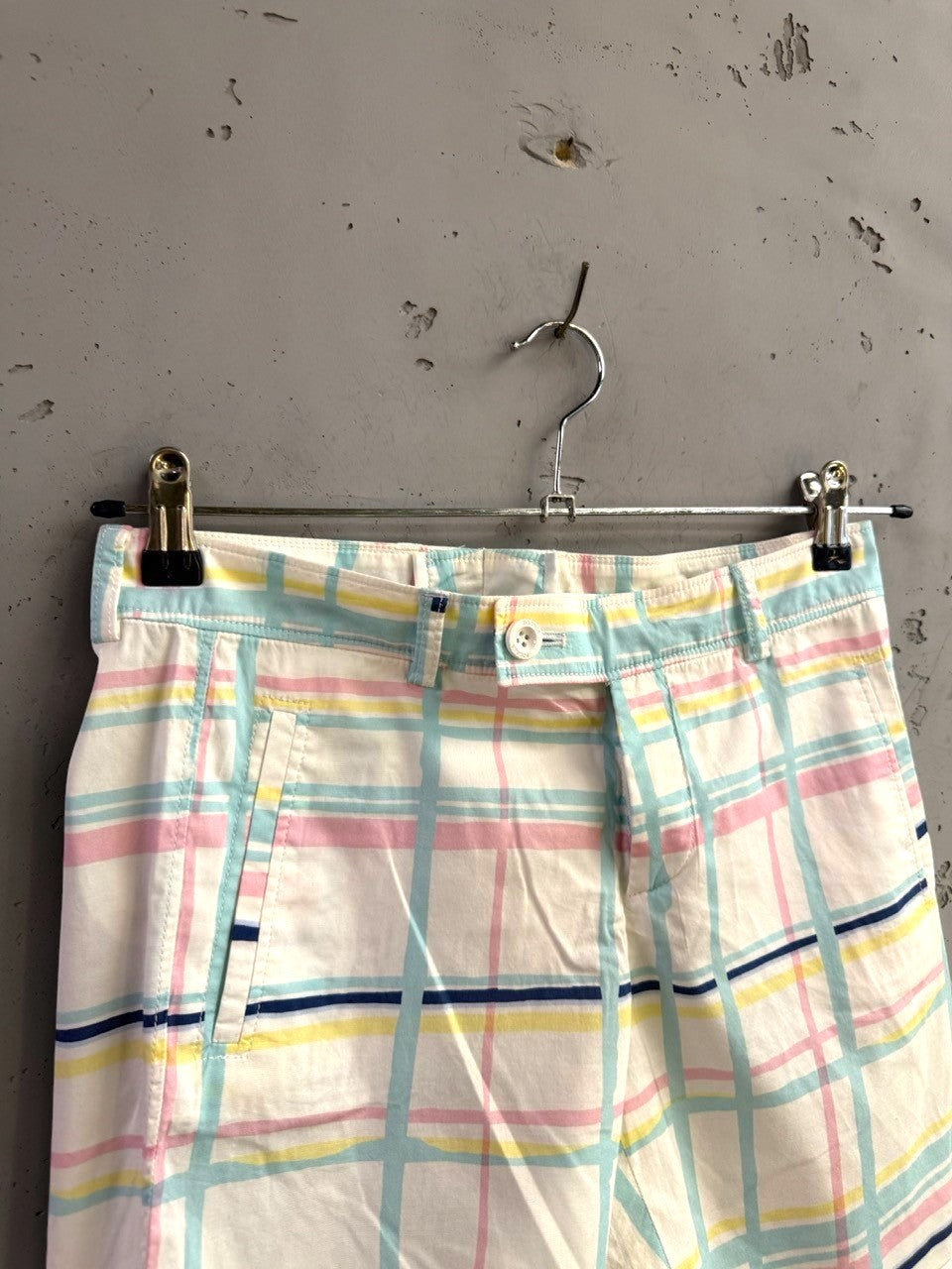 BERLIN VINTAGE CORNER Bogner cotton shorts featuring a pastel plaid check pattern in pink, yellow, and navy stripes.