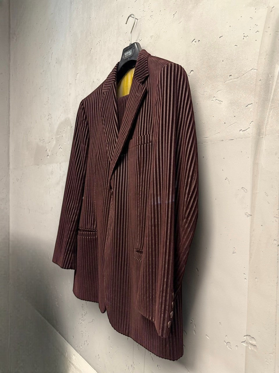 BERLIN VINTAGE CORNER deep burgundy velvet pinstripe suit jacket with notched lapel and two front pockets.