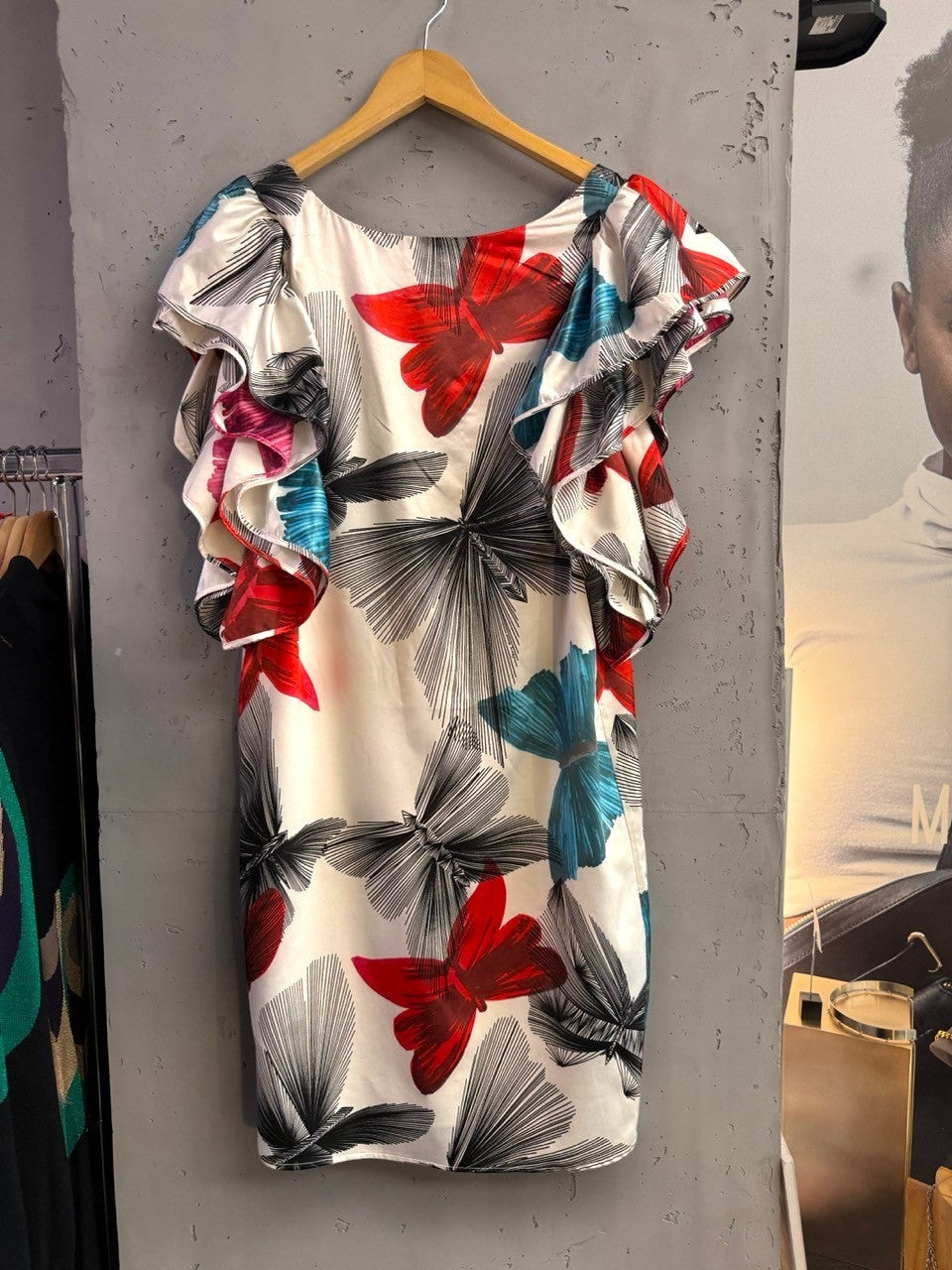 BERLIN VINTAGE CORNER white silk blend dress with butterfly print and ruffled sleeves.