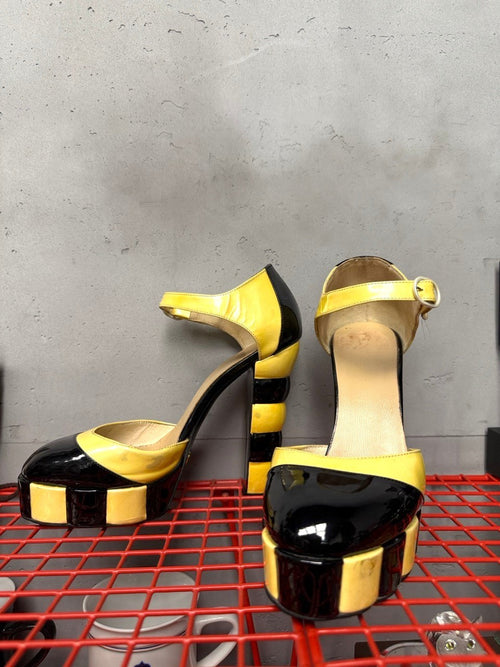 BERLIN VINTAGE CORNER Chanel patent platform sandals in yellow and black, side view with ankle strap