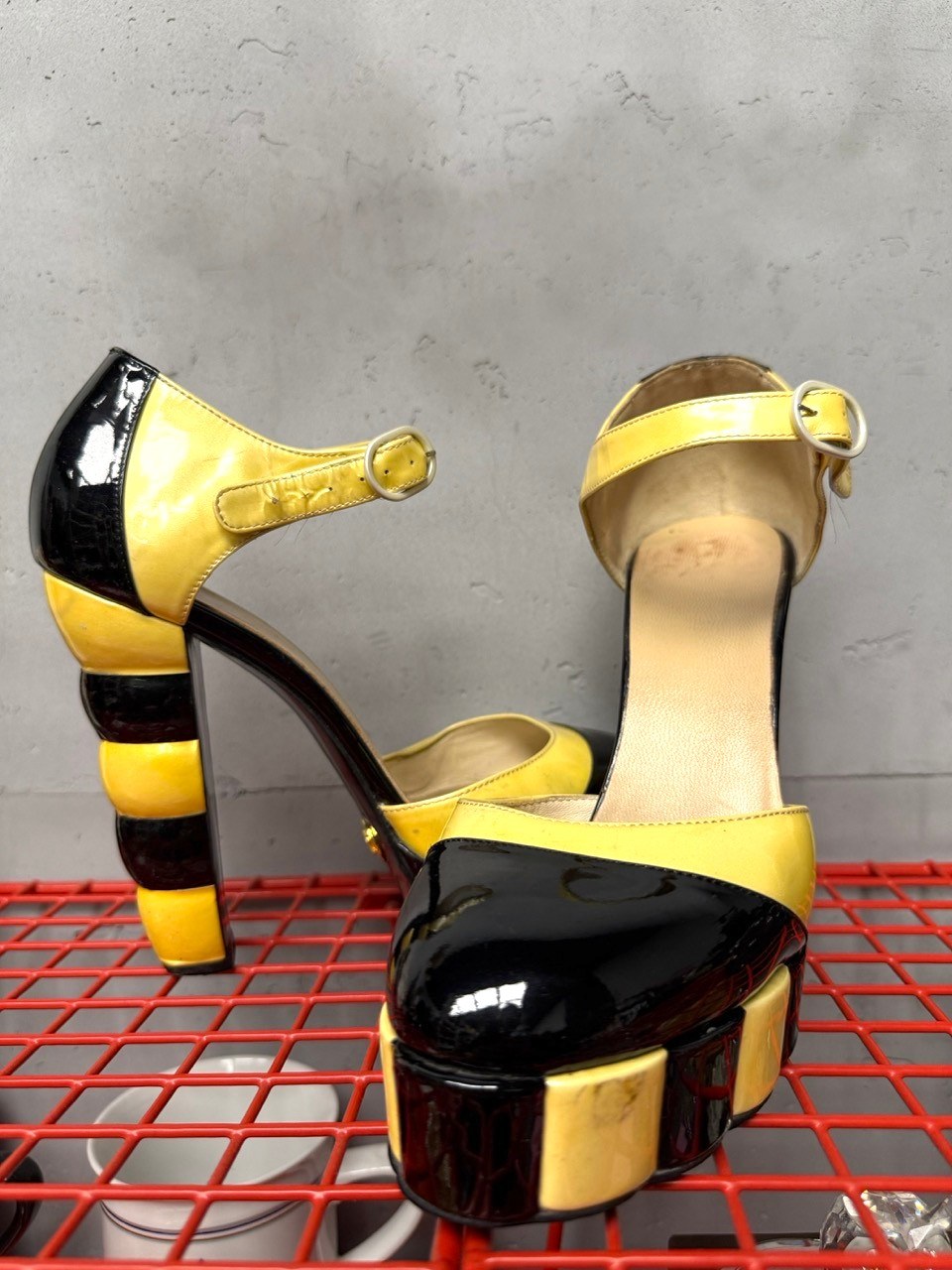 BERLIN VINTAGE CORNER Chanel yellow and black platform sandals showing the stacked block heel