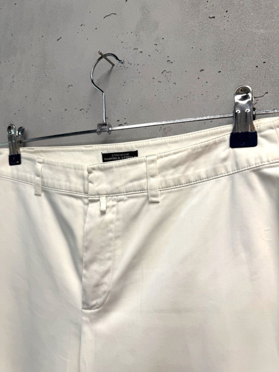 BERLIN VINTAGE CORNER Gabriele Strehle cream cotton twill straight-leg trousers with five-pocket design.