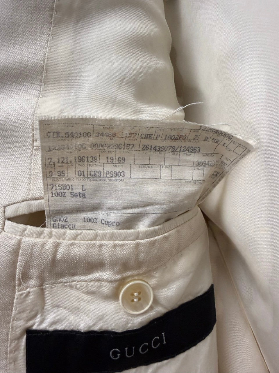 BERLIN VINTAGE CORNER cream linen blend single-breasted blazer with notched lapel and two-button closure.