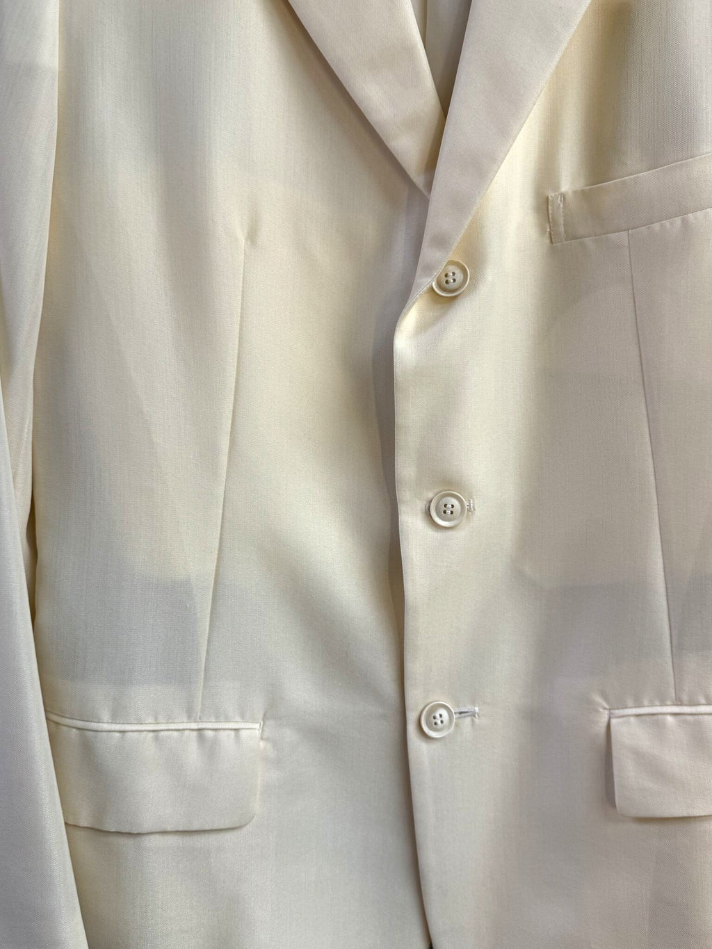 BERLIN VINTAGE CORNER Yohji Yamamoto cream tailored blazer with three-button front and notched lapel