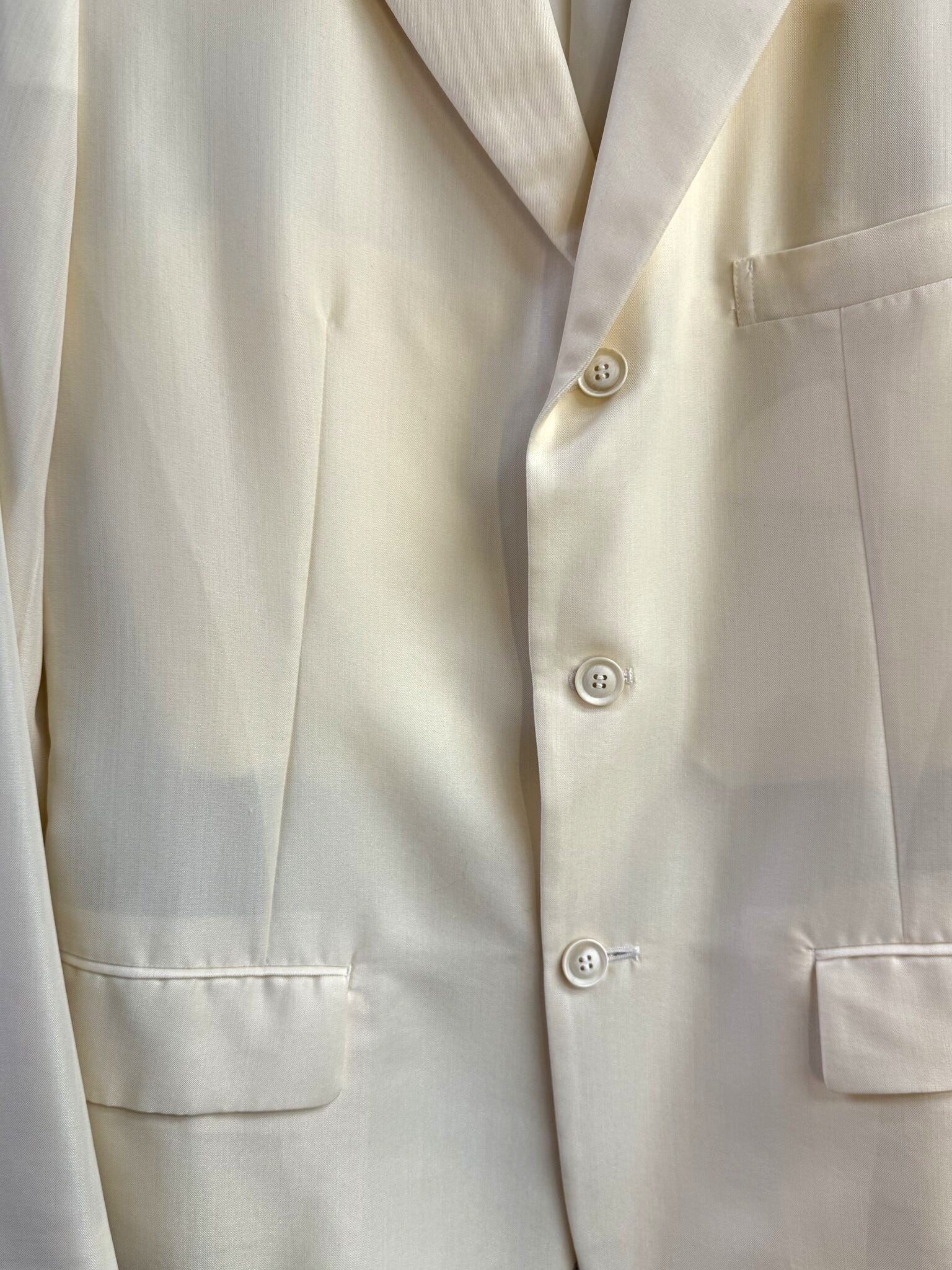BERLIN VINTAGE CORNER Yohji Yamamoto cream tailored blazer with three-button front and notched lapel