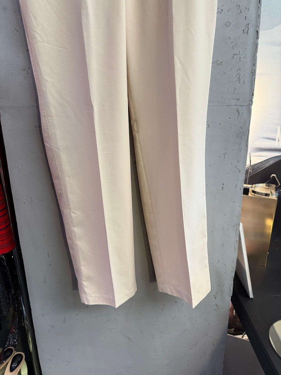 BERLIN VINTAGE CORNER cream tailored trousers with a classic straight-leg cut and smooth, polished finish.