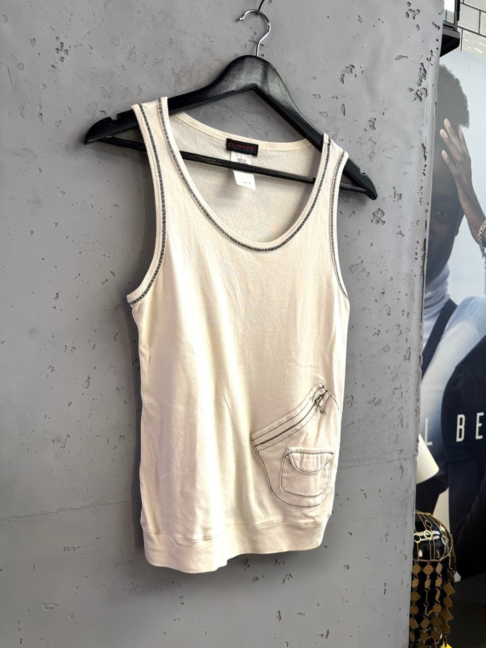 BERLIN VINTAGE CORNER cream Custo Barcelona sleeveless tank top with contrast stitching and utility hip pockets