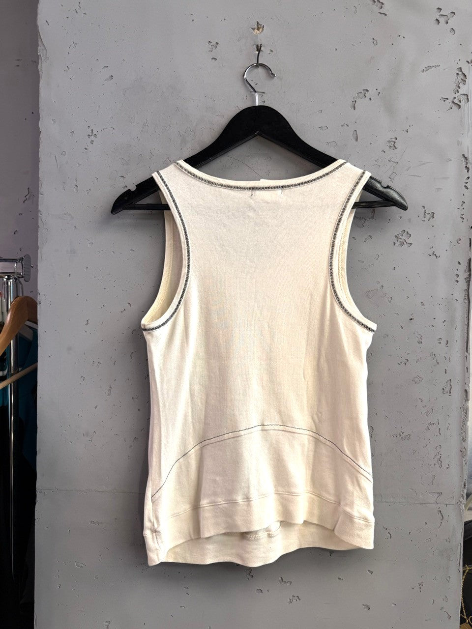 BERLIN VINTAGE CORNER cream Custo Barcelona sleeveless tank top with contrast stitching on a black hanger