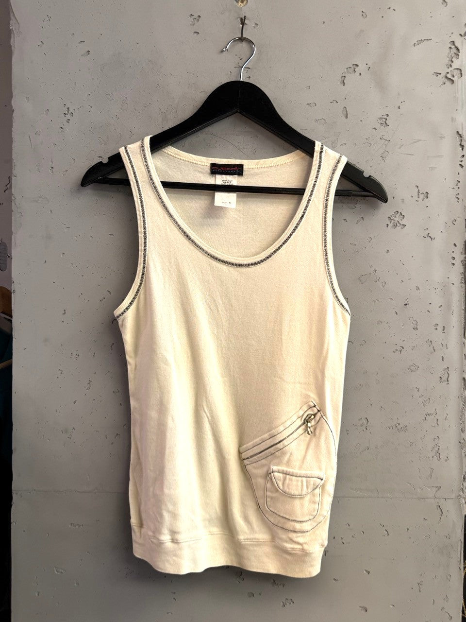 BERLIN VINTAGE CORNER cream Custo Barcelona sleeveless tank top with contrast stitching and utility hip pockets