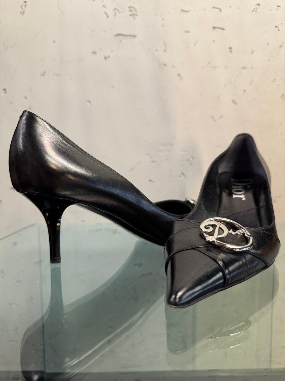 Dior pumps, kitten heel profile