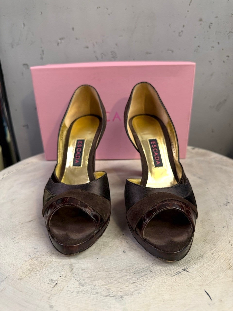 BERLIN VINTAGE CORNER Escada brown suede and patent peep-toe high heel pumps with gold-toned lining and original box.