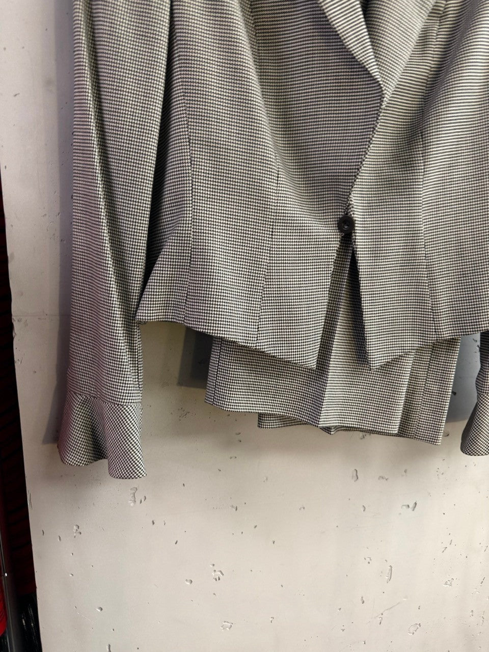 BERLIN VINTAGE CORNER Escada black and white houndstooth tailored suit with flared cuffs and single-button blazer.