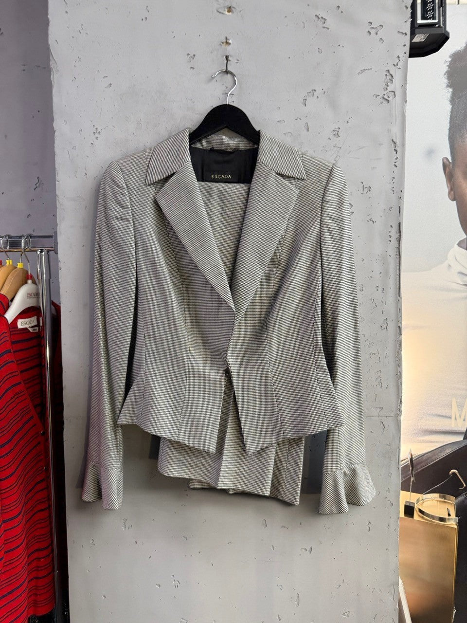 BERLIN VINTAGE CORNER ESCADA black and white houndstooth tailored two-piece suit with flared cuffs and single button.