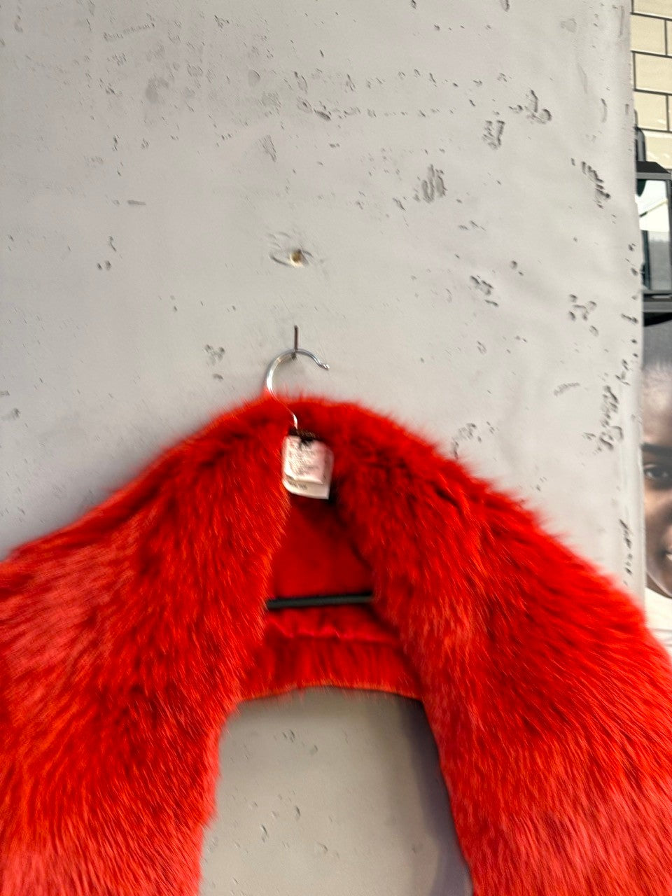 BERLIN VINTAGE CORNER Escada red shadow fox fur collar with plush texture and silk lining for formal evening wear.