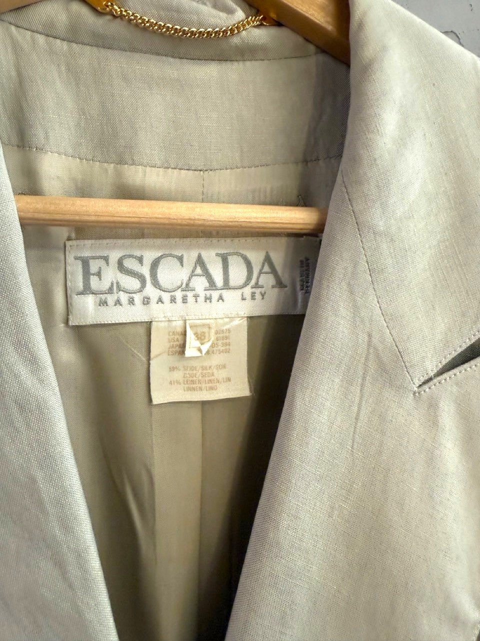 BERLIN VINTAGE CORNER Escada Margaretha Ley beige silk-linen blend short sleeve blazer with interior brand label