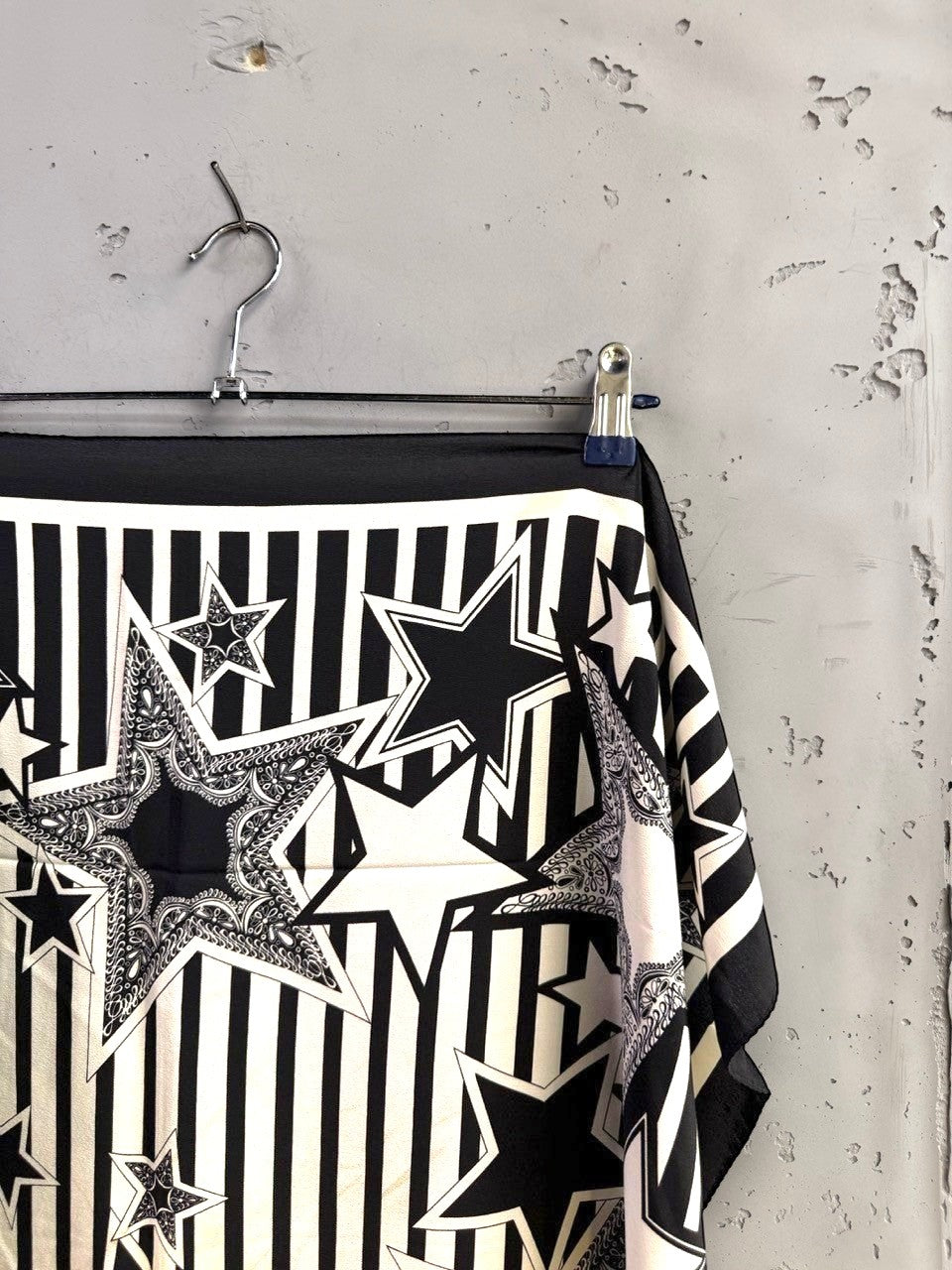BERLIN VINTAGE CORNER ESCADA black and white silk scarf with vertical stripes and oversized paisley star motifs.