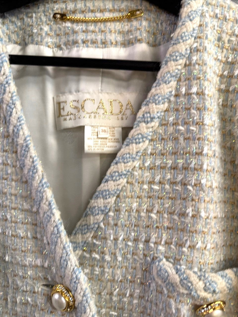 BERLIN VINTAGE CORNER Escada Margaretha Ley tweed blazer in blue and cream with braided trim and pearl gold buttons.