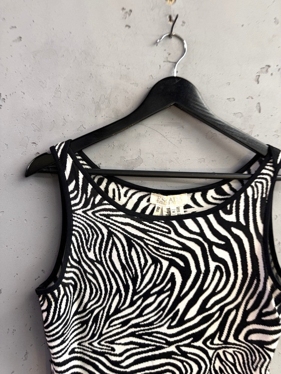BERLIN VINTAGE CORNER Escada Margaretha Ley sleeveless knit tank top in black and white zebra print with round neck.