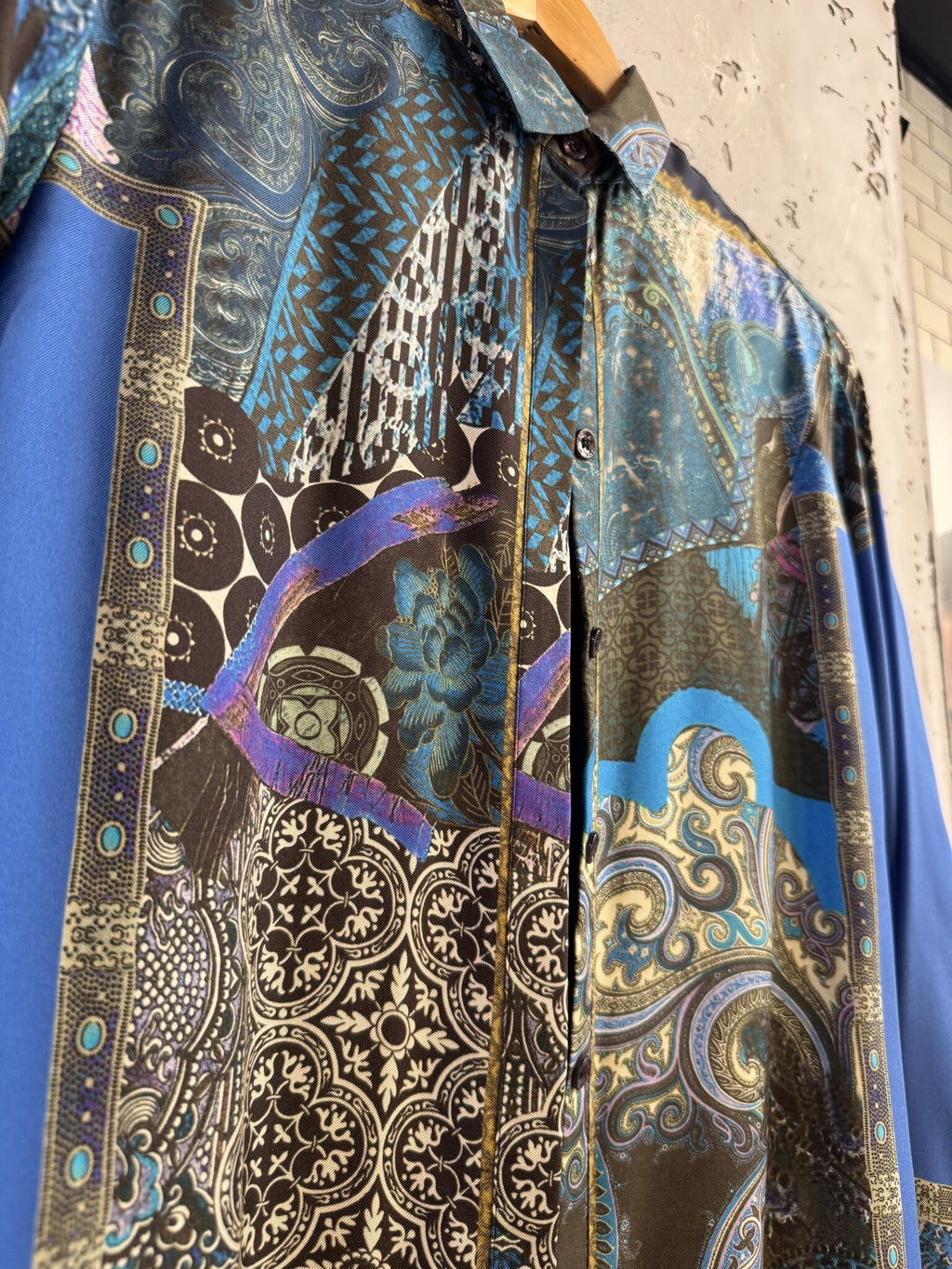 BERLIN VINTAGE CORNER ETRO long sleeve button down shirt featuring a multi-layered patchwork of paisley and geometric motifs in royal blue and charcoal.